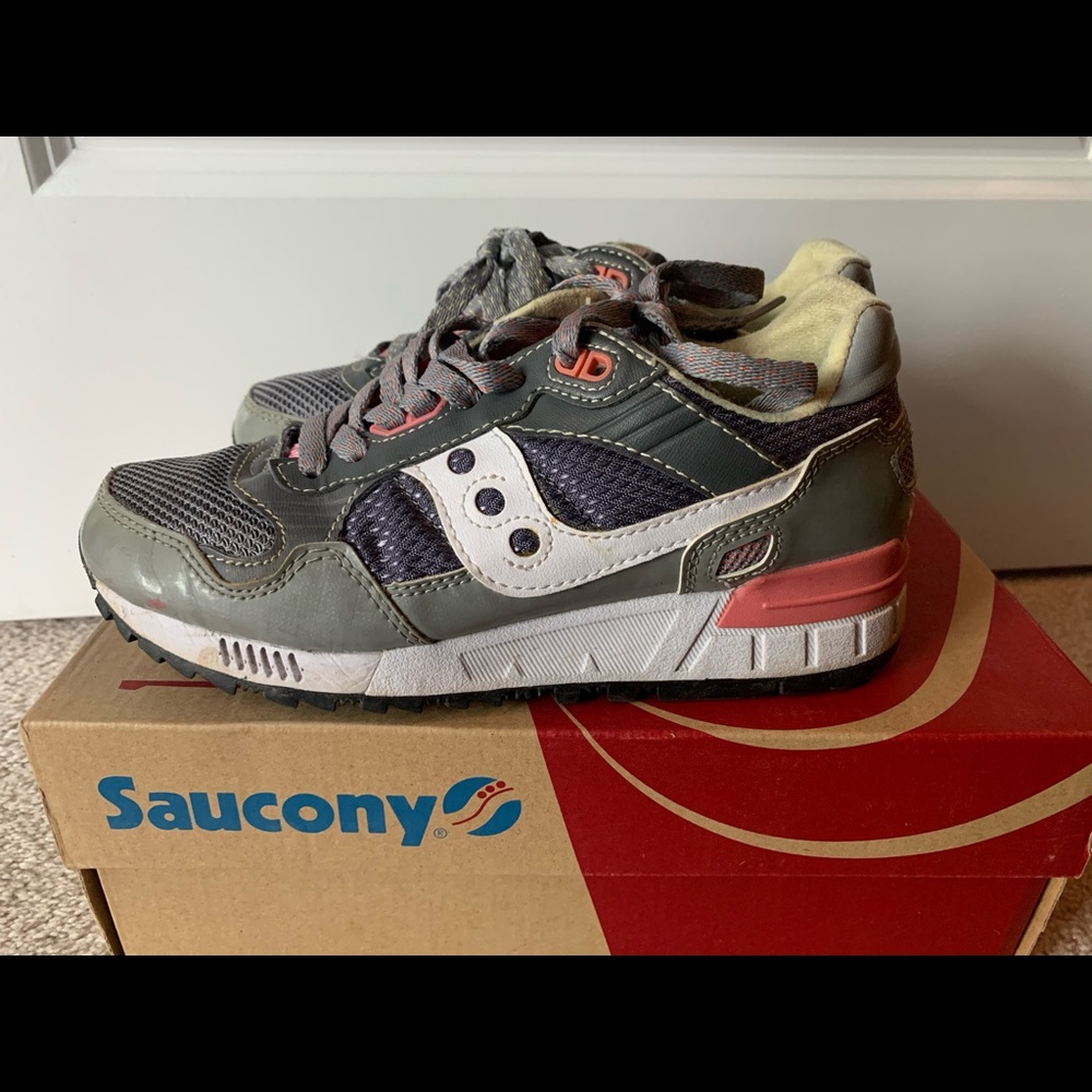 Saucony Shadow Women’s Size 6 Pink Gray Sneakers